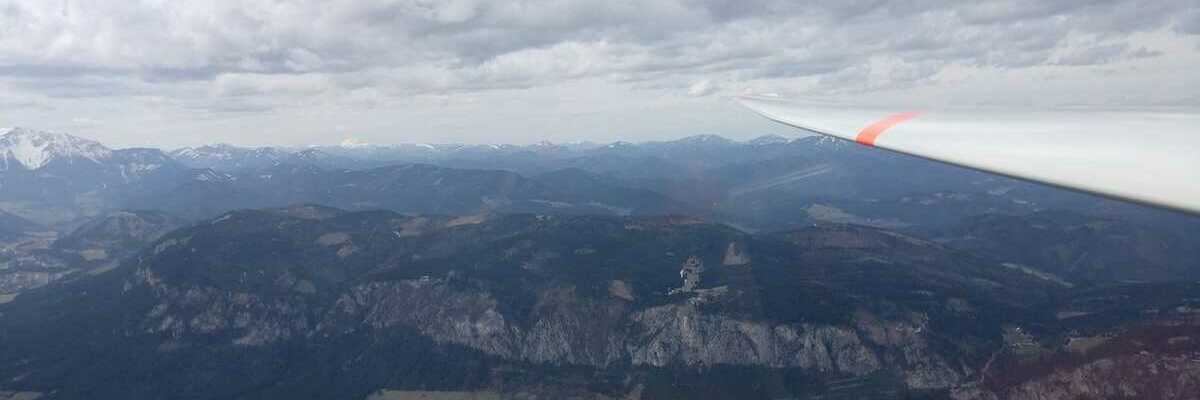 Verortung via Georeferenzierung der Kamera: Aufgenommen in der Nähe von Gemeinde Winzendorf-Muthmannsdorf, Österreich in 1600 Meter